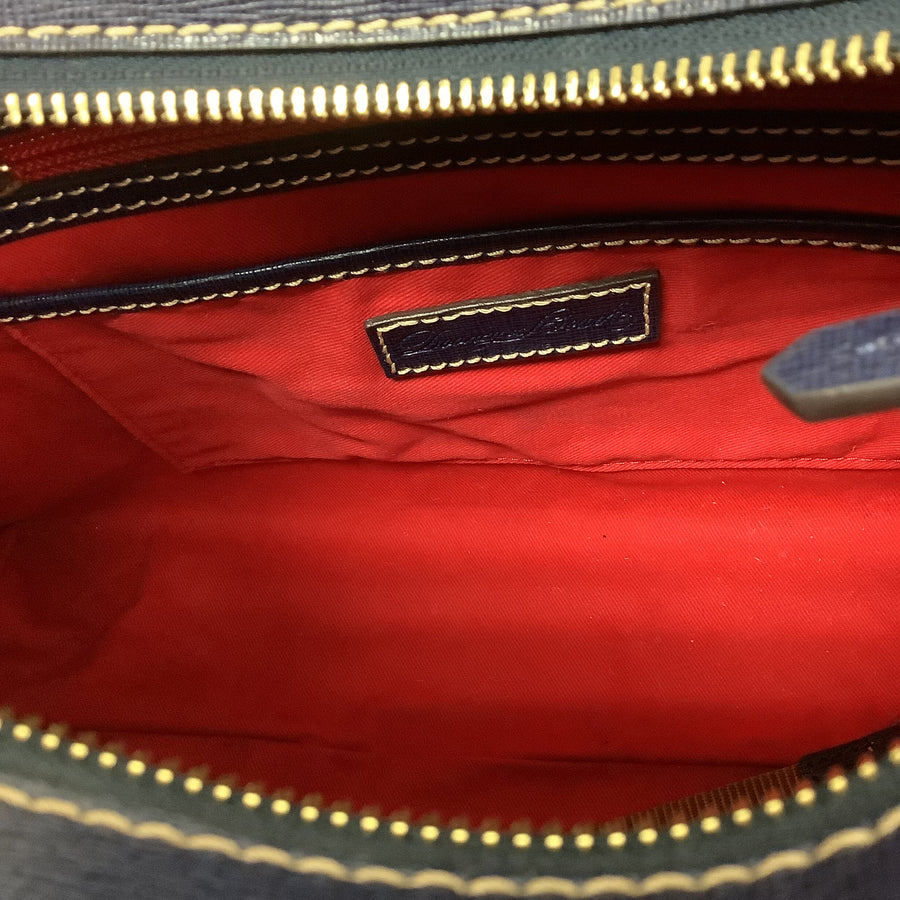 Dooney & Bourke Size Large Handbags