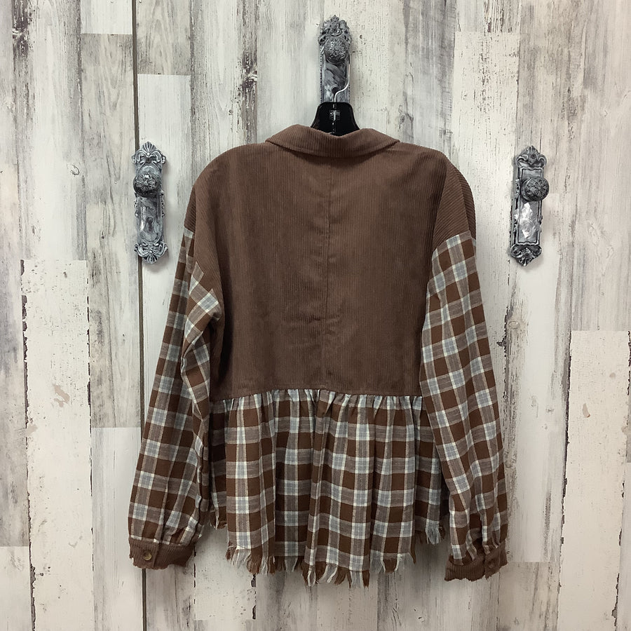 Hem & Thread Size Med Shirts & Blouses