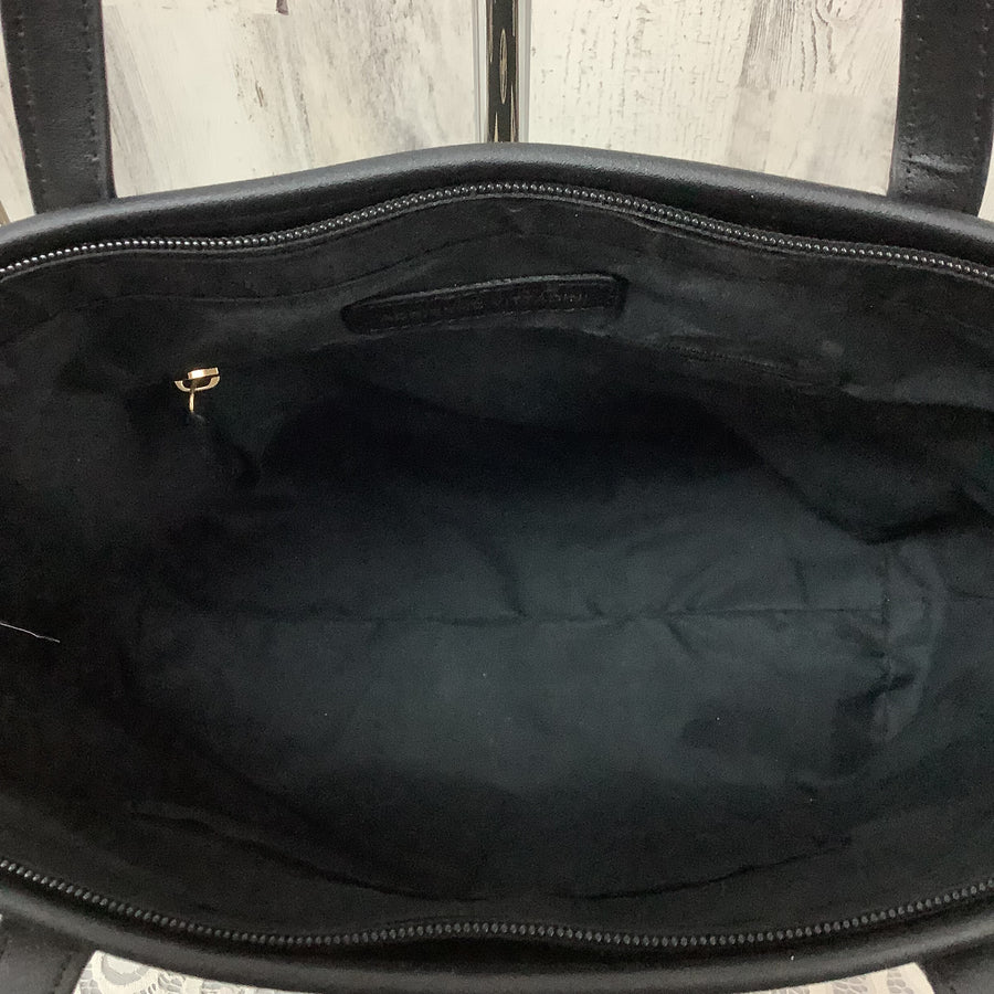 Adrienne Vittadini Size Large Shoulder Bags