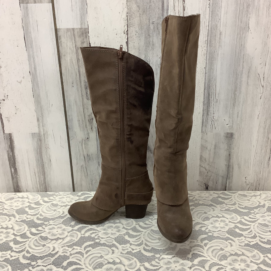 Fergalicious Size 6 Boots
