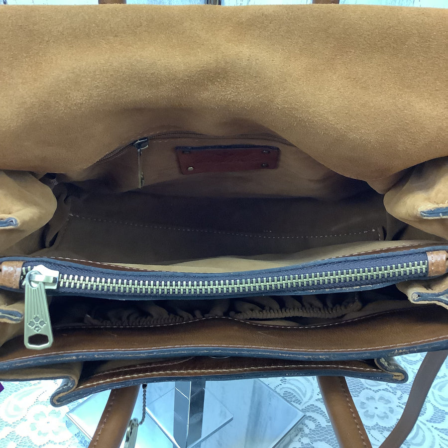 Patricia Nash Size Med Handbags