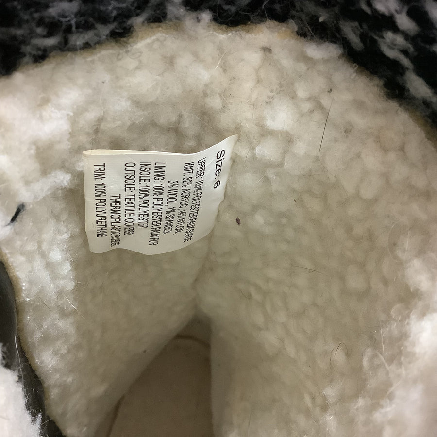 MUK LUKS Size 6 Boots