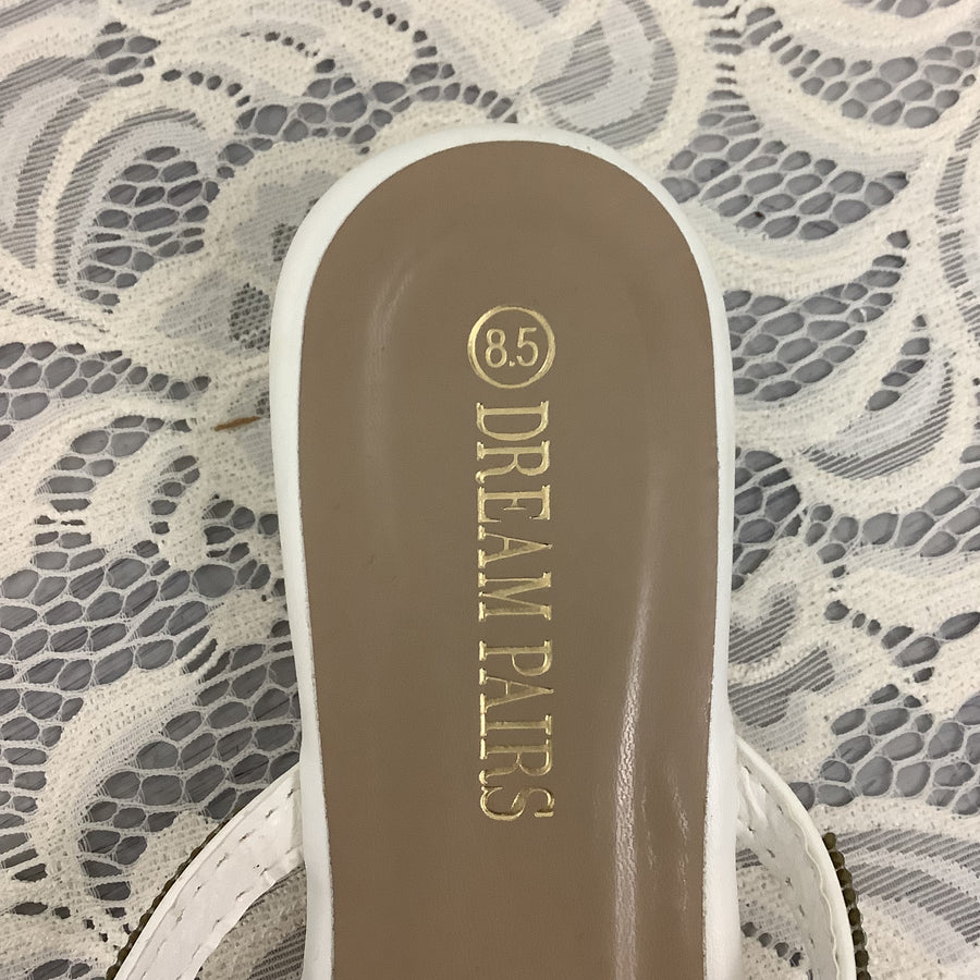 Dream Paris Size 8.5 Sandals