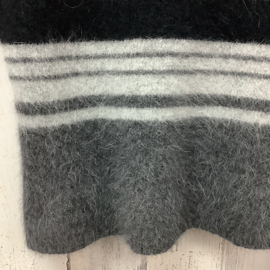 Rafaella Size Med Angora Lambs Wool Blend Pullover