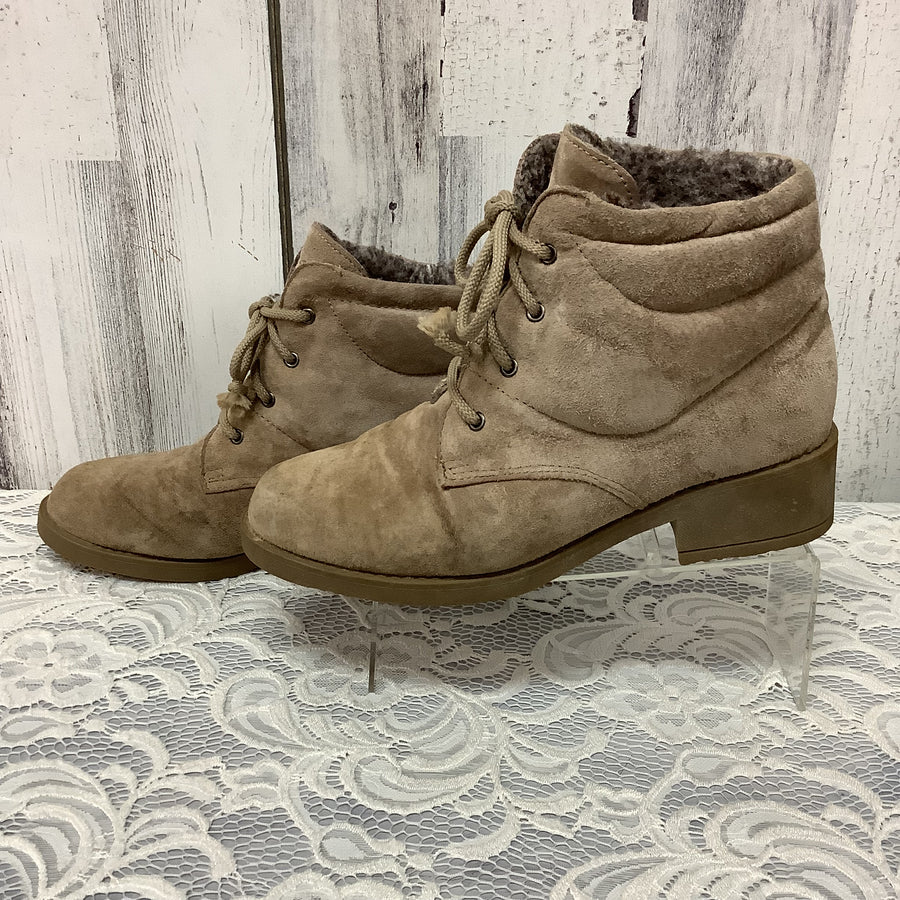 Hush Puppies Size 6.5 Boots