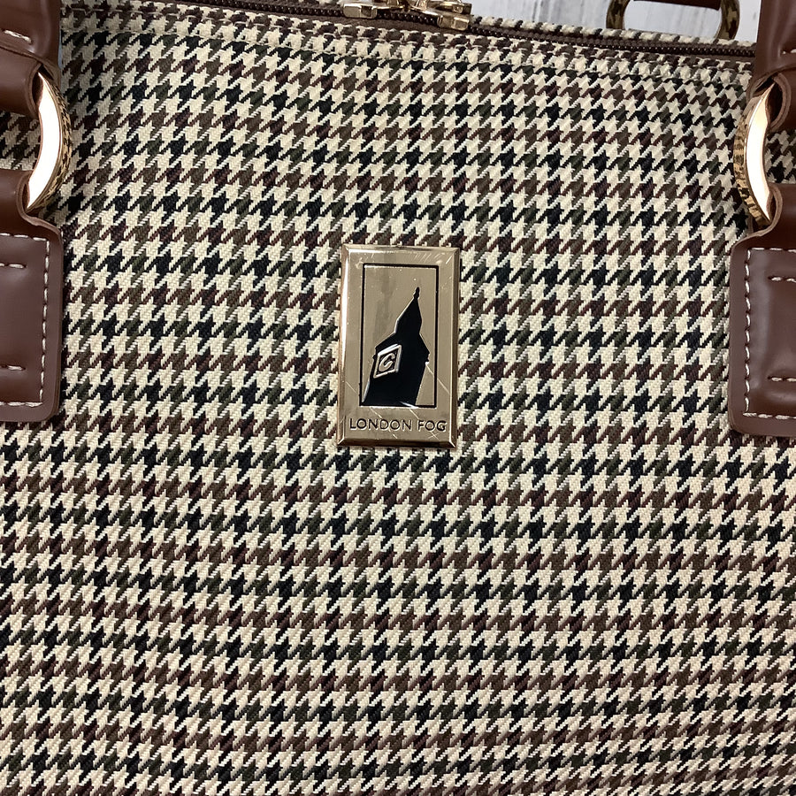 London Fog Size XL Luggage