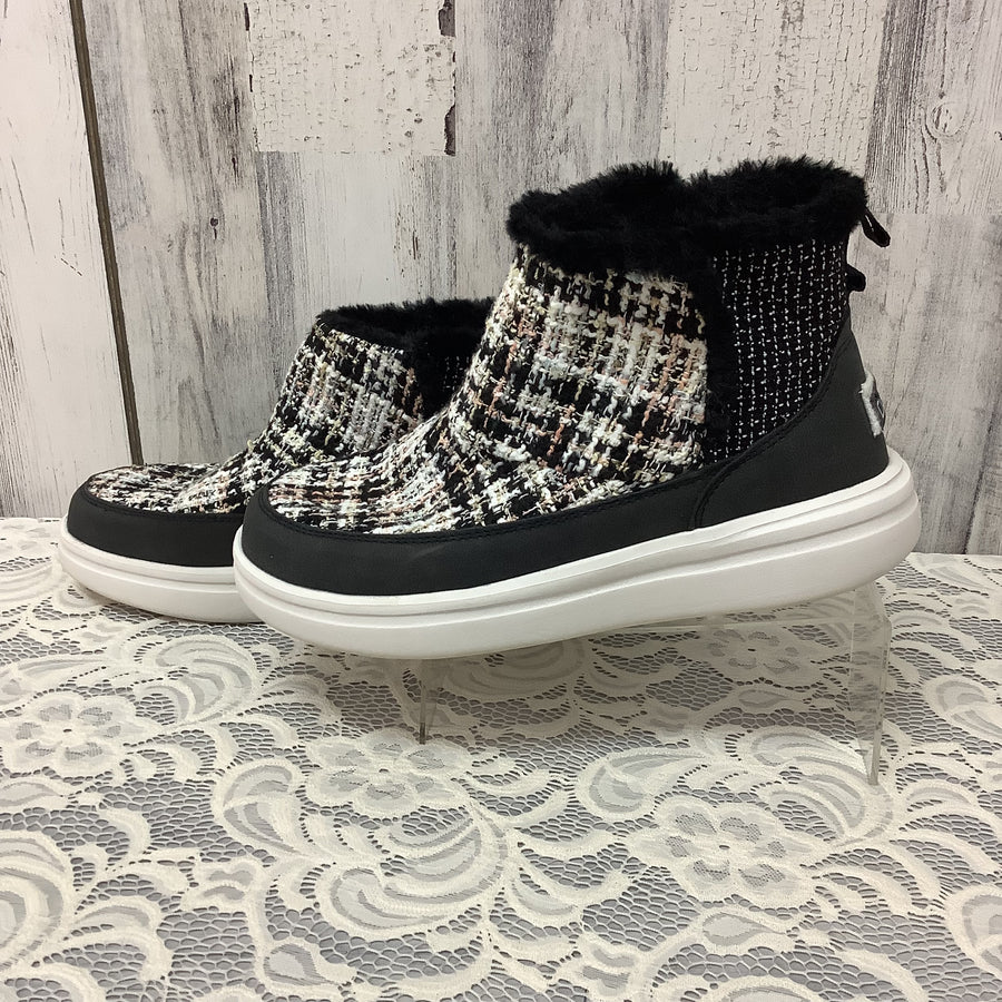 hey dude Size 9 Boots