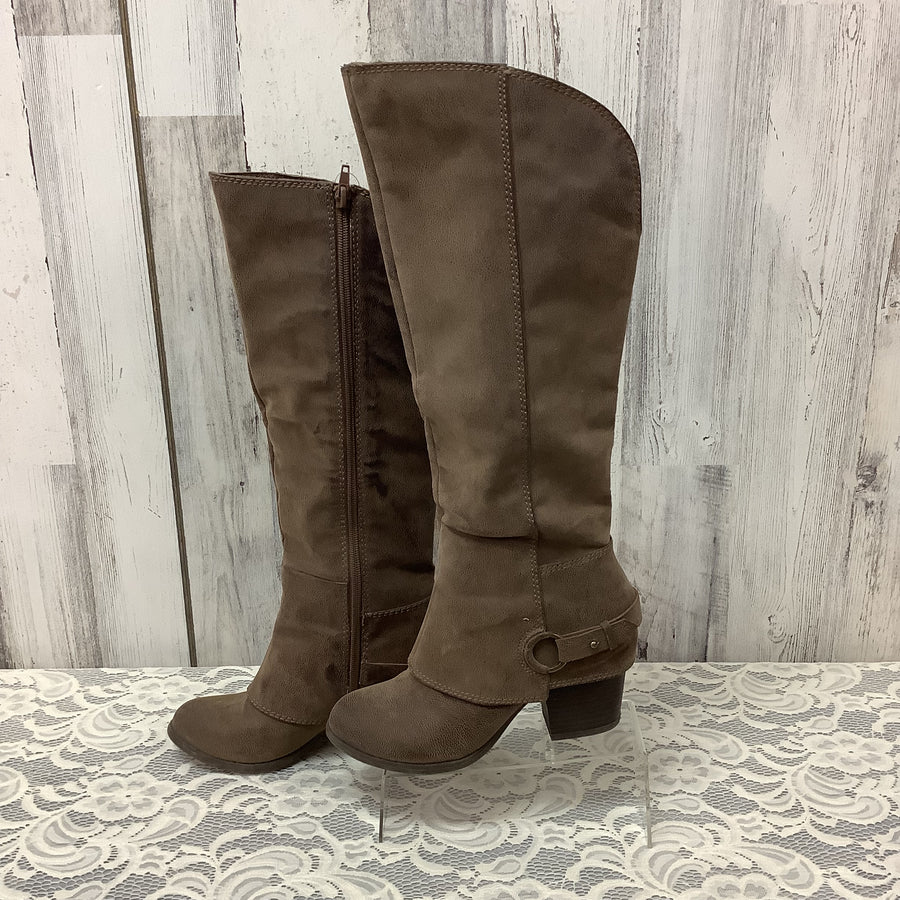 Fergalicious Size 6 Boots
