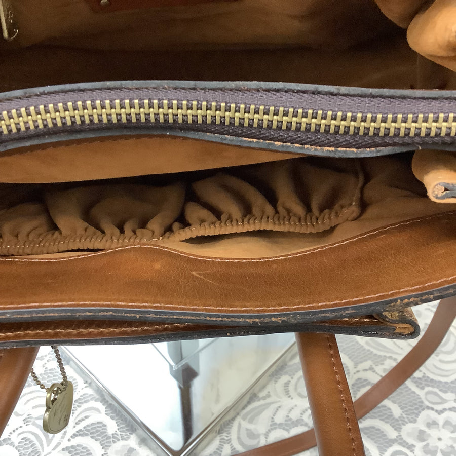 Patricia Nash Size Med Handbags