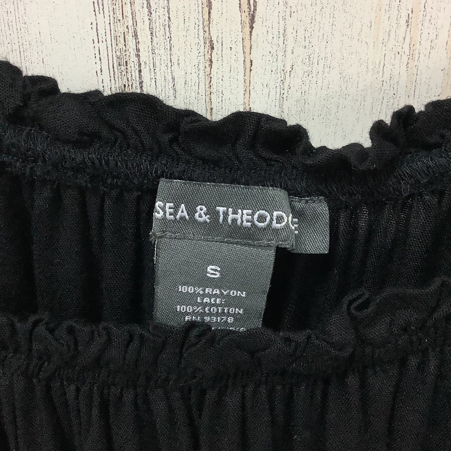 Chelsea & Theodore Size Small Women's Solid Peasant Top