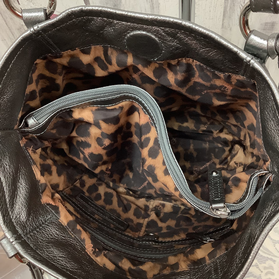 B. Makowsky Size Med Shoulder Bags