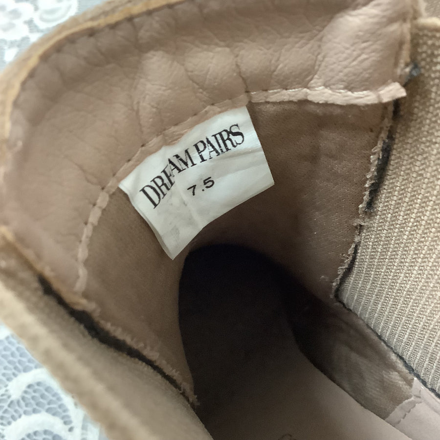 Dream Pairs Size 7.5 Boots
