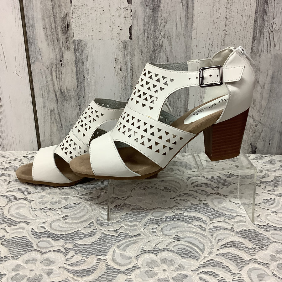 Easy Street Size 8 Sandals