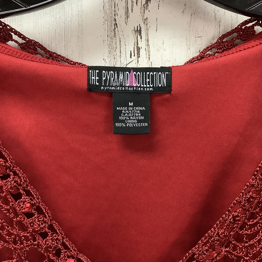 Pyrmid Collection Size Med Shirts & Blouses