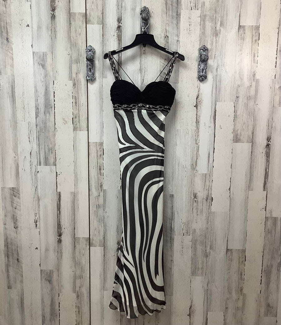 Dave & Johnny Size XS Formal