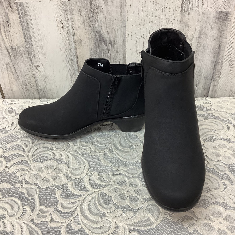 Easy Street Size 7 Boots