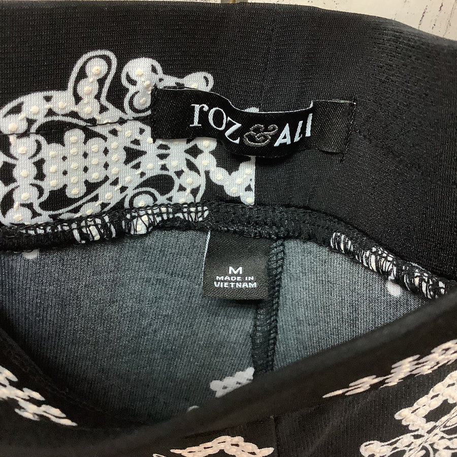 ROZ & ALI Size M Slacks & Pants