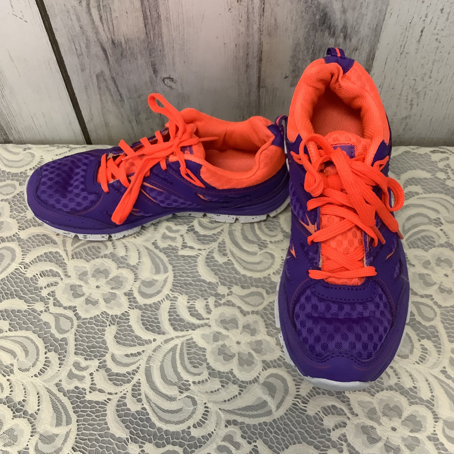 Champion Size 6 Sneakers