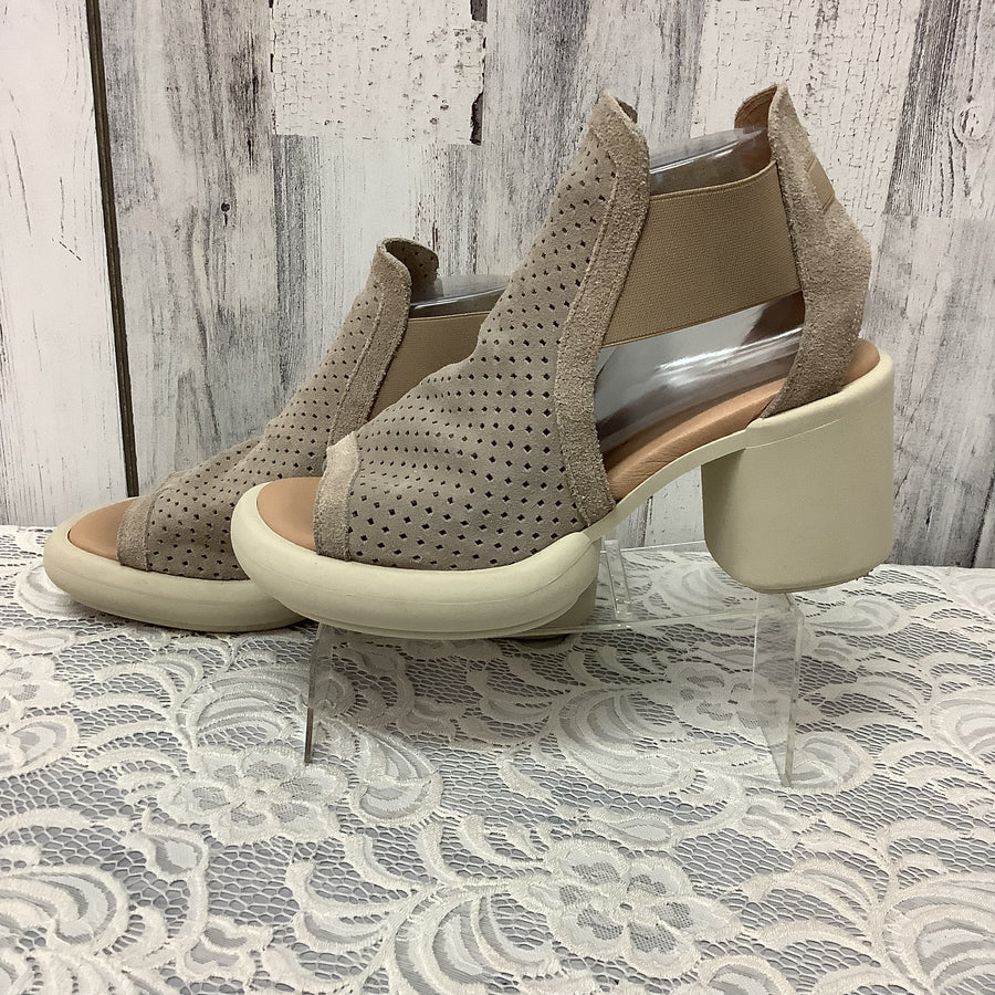 Ethem Size 8.5 Heels