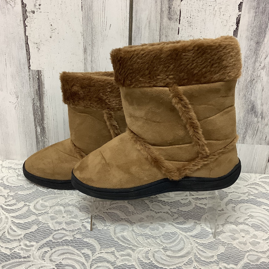 Unknown Size 6 Boots