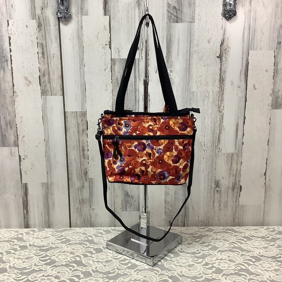Donna Sharp Size Med Shoulder Bags