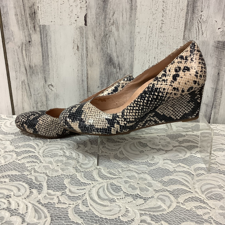 vionic Size 8 Wedges