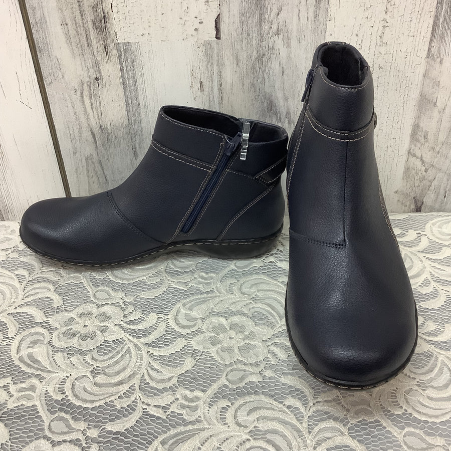 Clarks Size 10 Boots