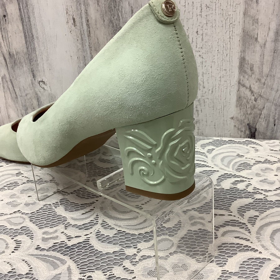 Taryn Rose Size 9 Heels