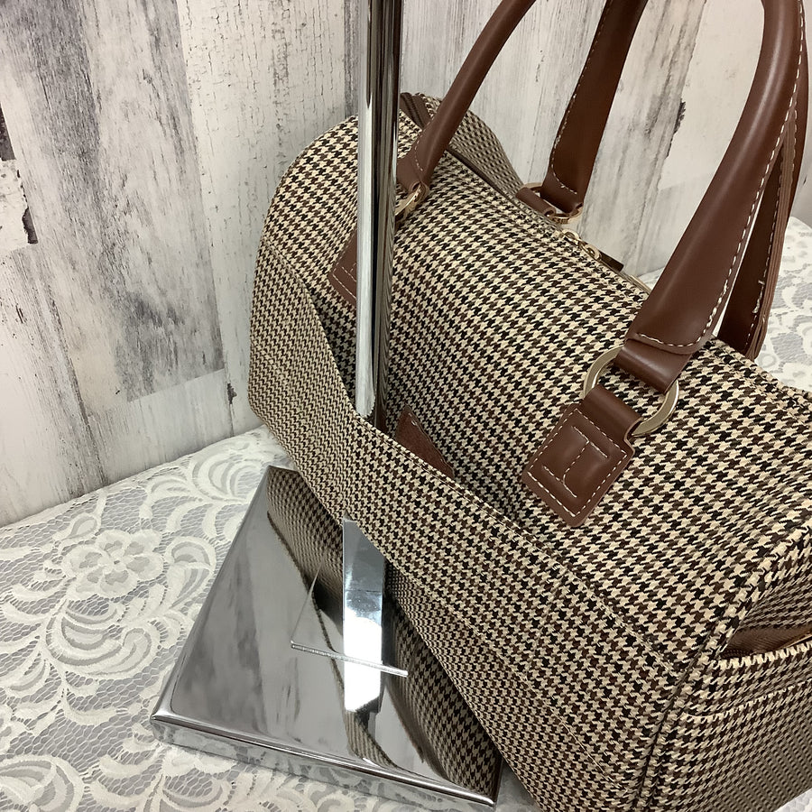 London Fog Size XL Luggage
