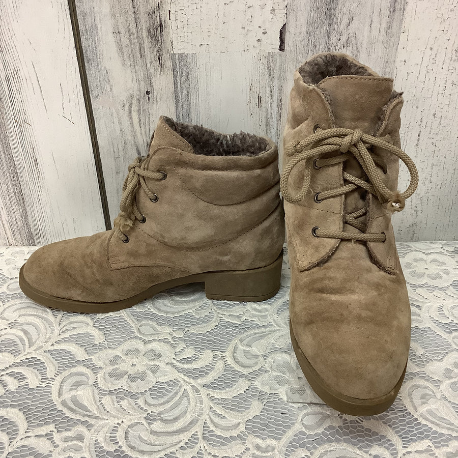 Hush Puppies Size 6.5 Boots
