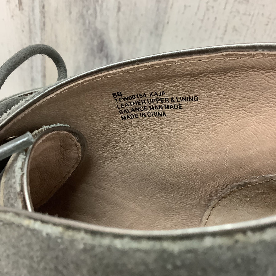 Tommy Bahama Size 8 Boots