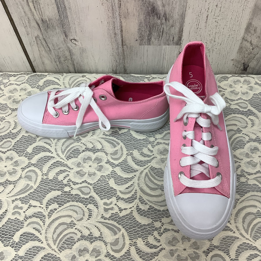 Wonder Nation Size 5 Sneakers