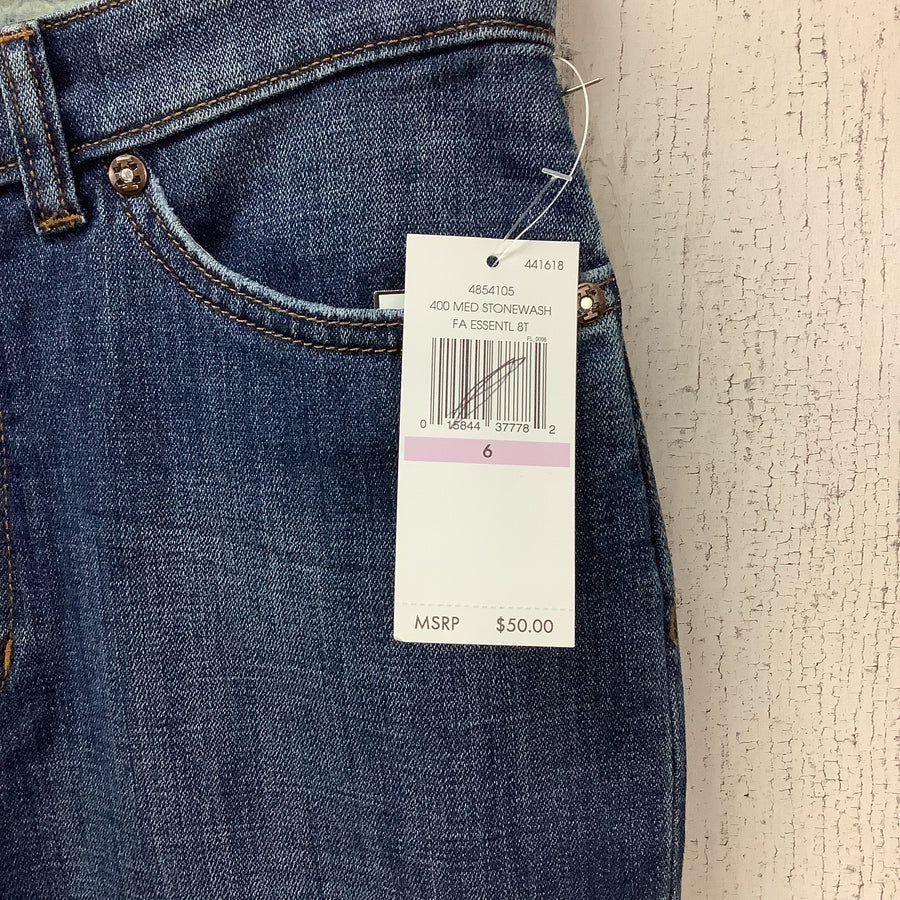 IZOD Size 6  Medium Wash Skinny Jeans