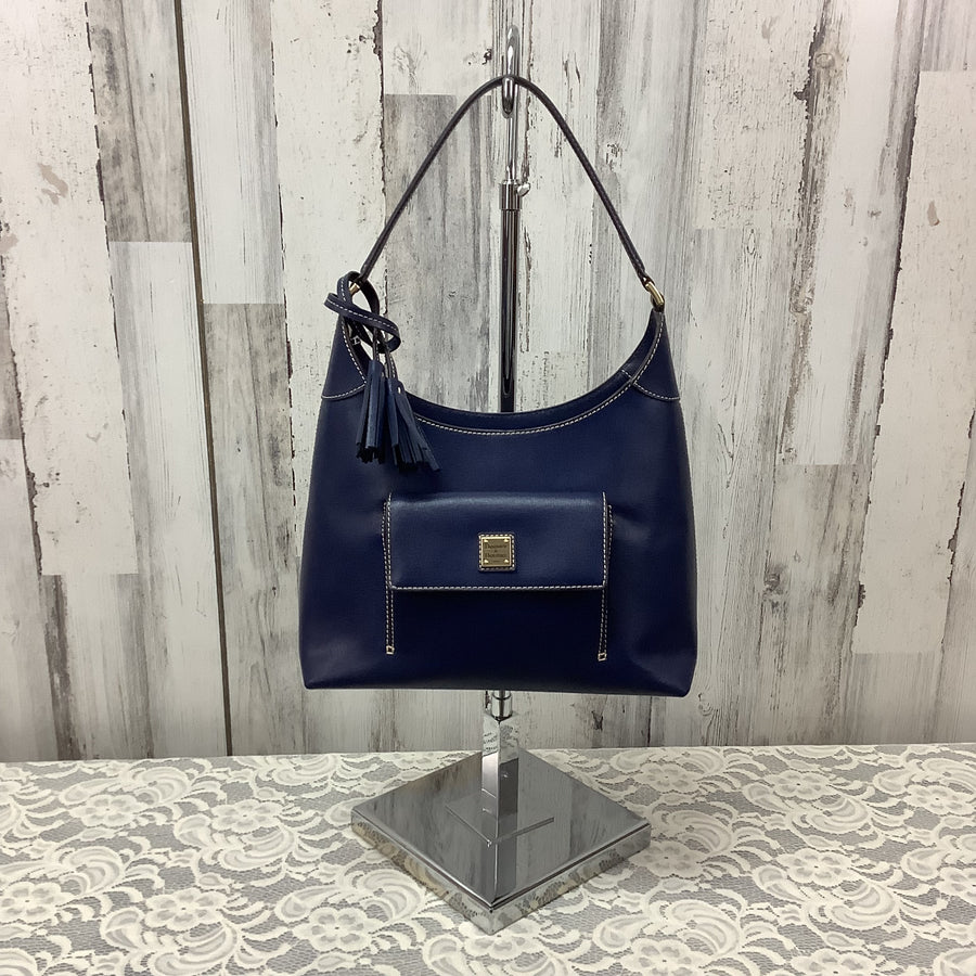 Dooney & Bourke Size Large Handbags