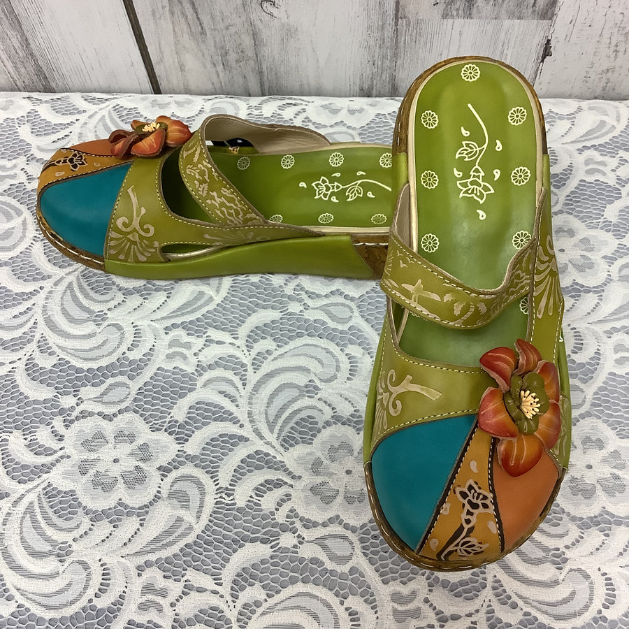 SoCoFy Size 9.5 Sandals
