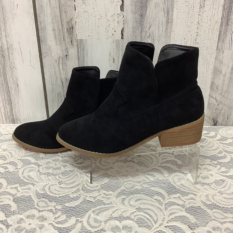 Boutique Size 8 Boots