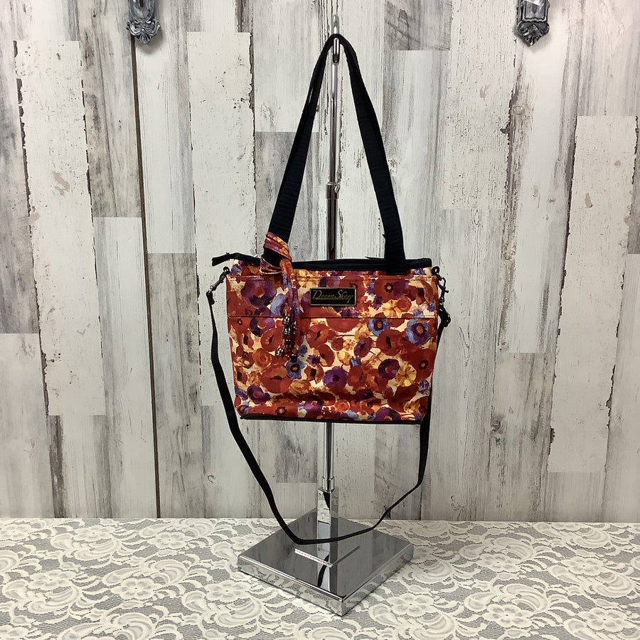 Donna Sharp Size Med Shoulder Bags