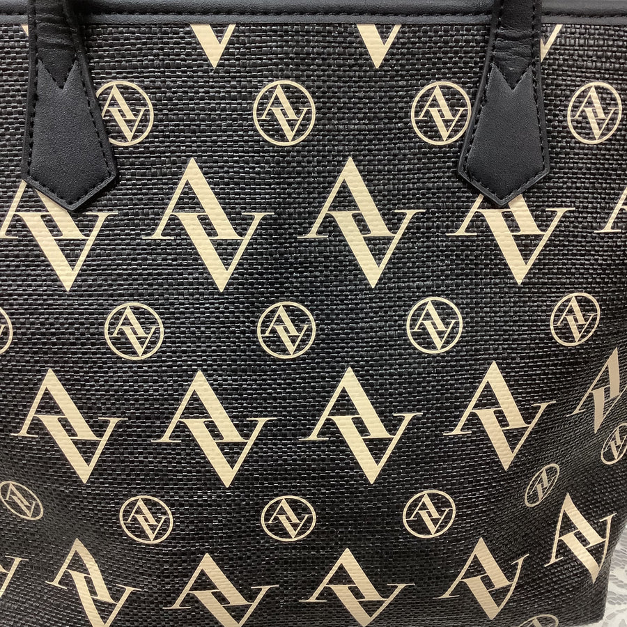 Adrienne Vittadini Size Large Shoulder Bags