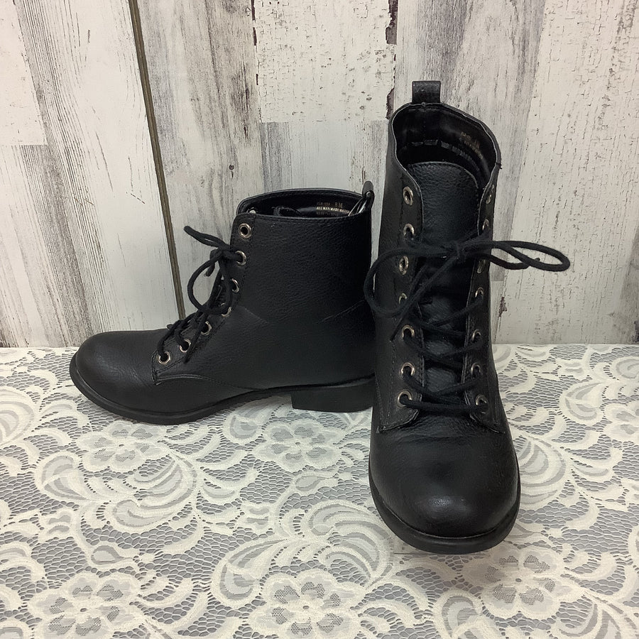 CL Launday Size 8 Boots