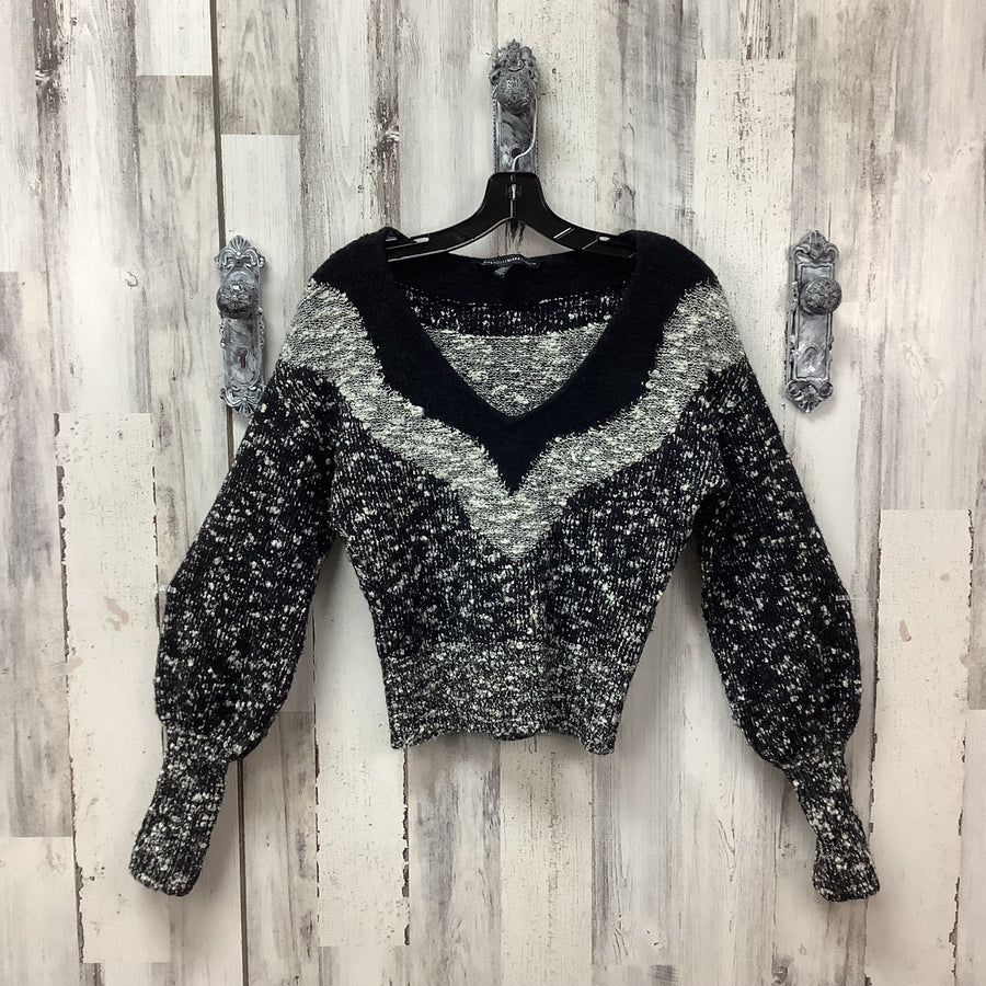 White House Black Market Size XS Pullover