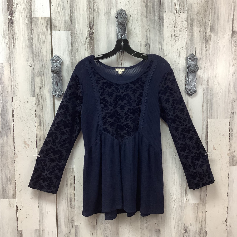 eyeshadow Size Med Shirts & Blouses