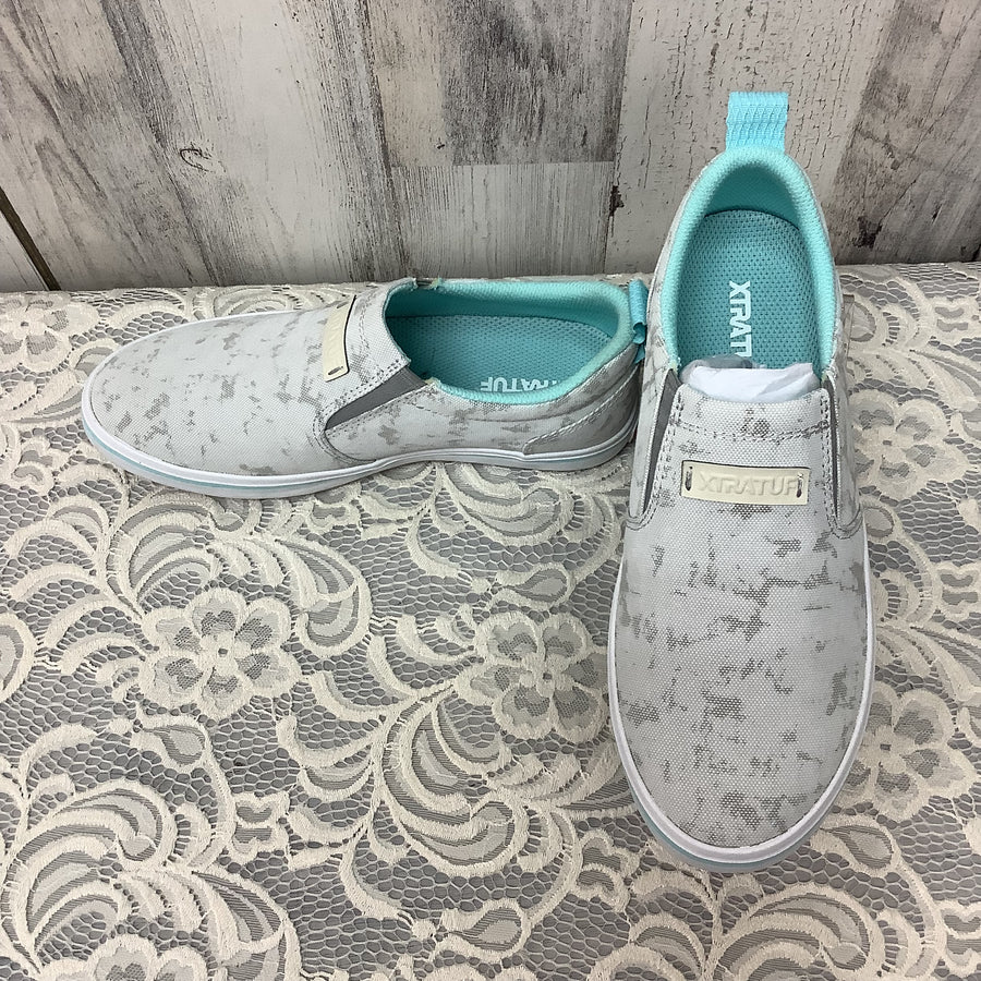 XTRATUF Size 7 Slip On Sneakers