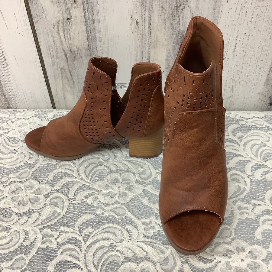 Amanda Blu Size 7 Boots