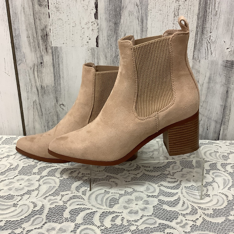 Dream Pairs Size 7.5 Boots