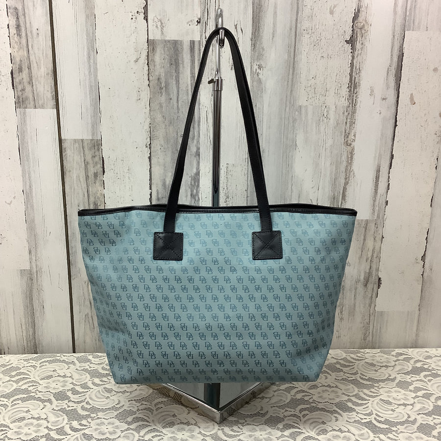 Dooney & Bourke Size XL Totes