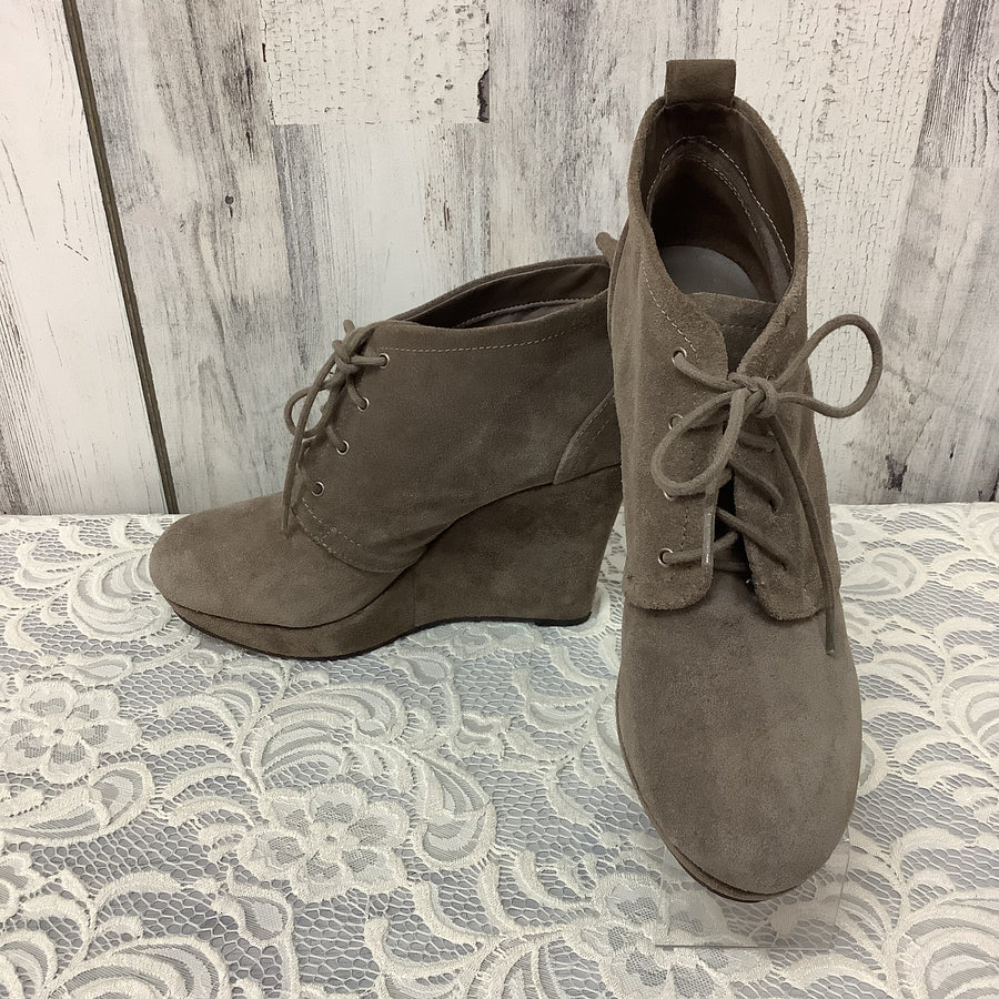 Jessica Simpson Size 8 Boots