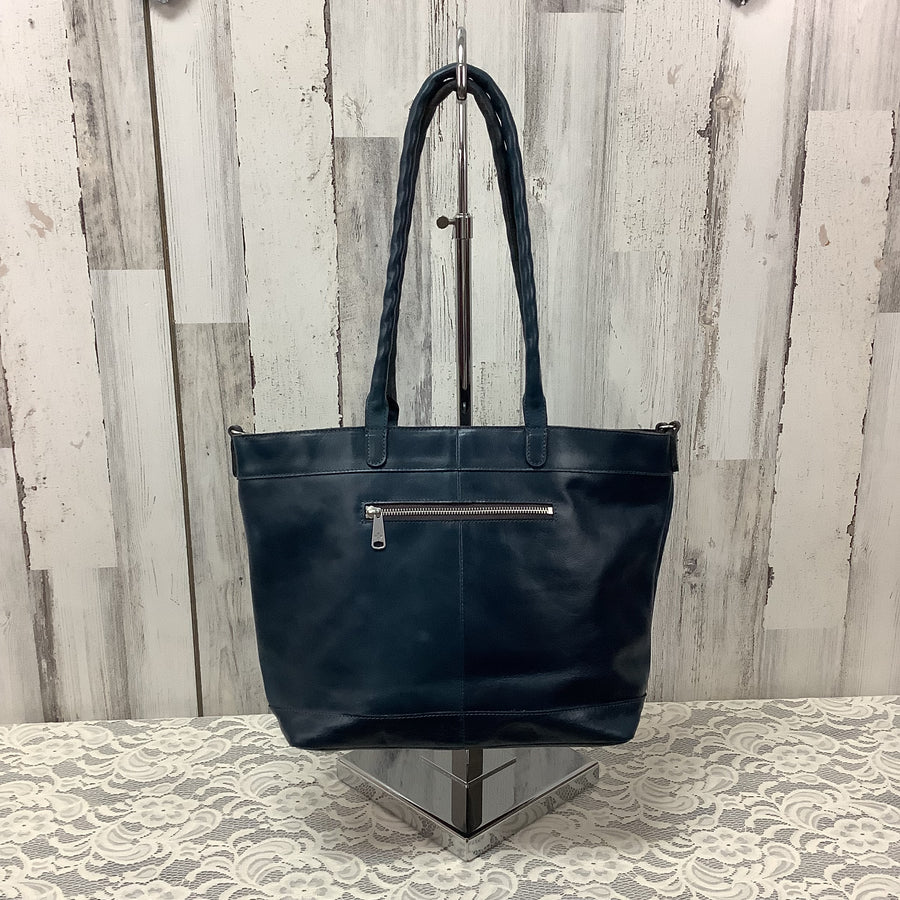 Patricia Nash Size Large Shoulder Bags