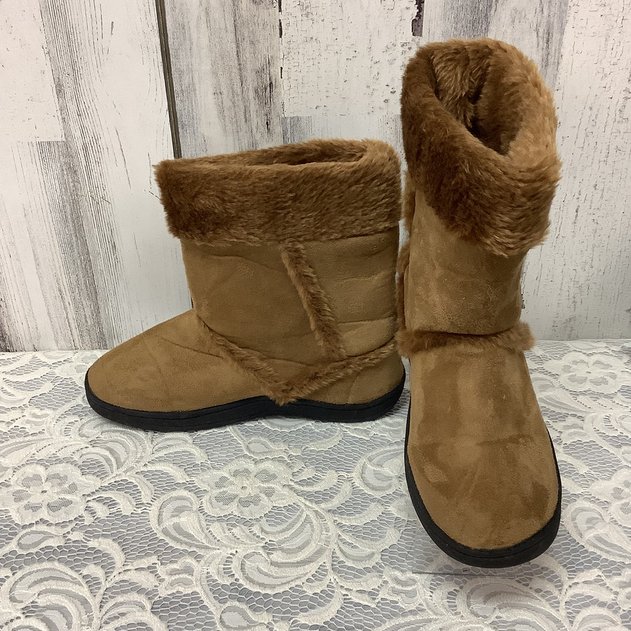 Unknown Size 6 Boots