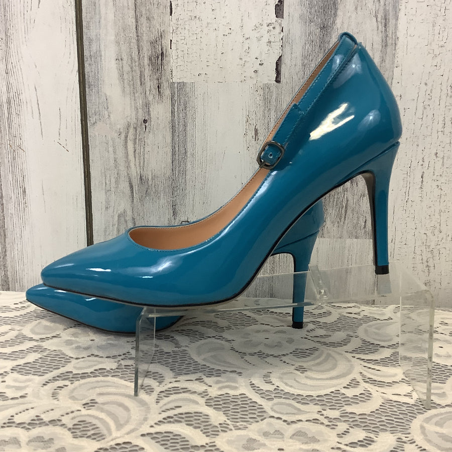 Modencoco Size 8 Heels