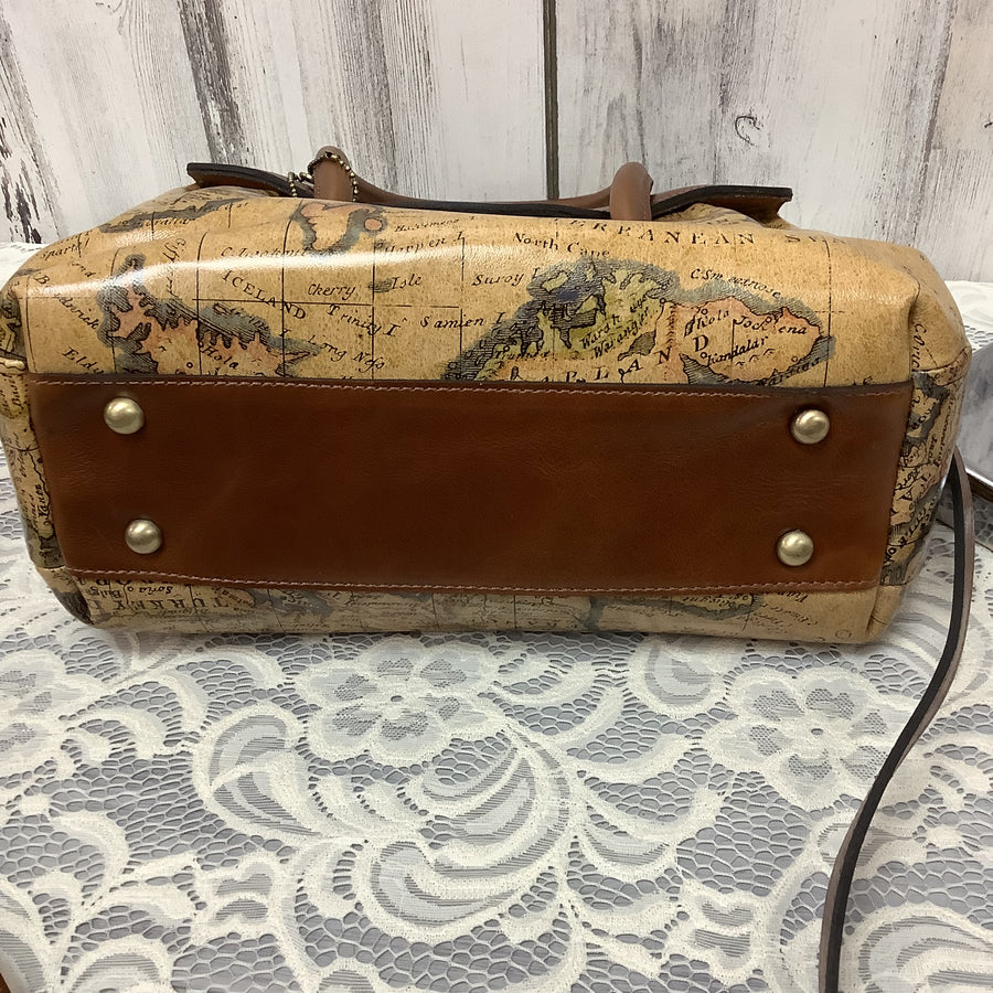 Patricia Nash Size Med Handbags